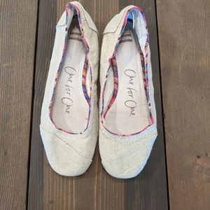 Toms One For One Natural flats size 7.5